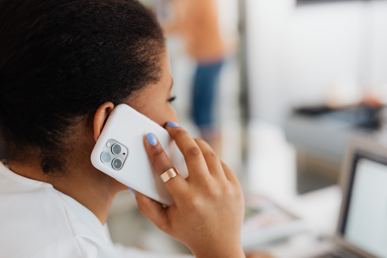 Learn How You Can Call 911 Easily From Your Apple Device